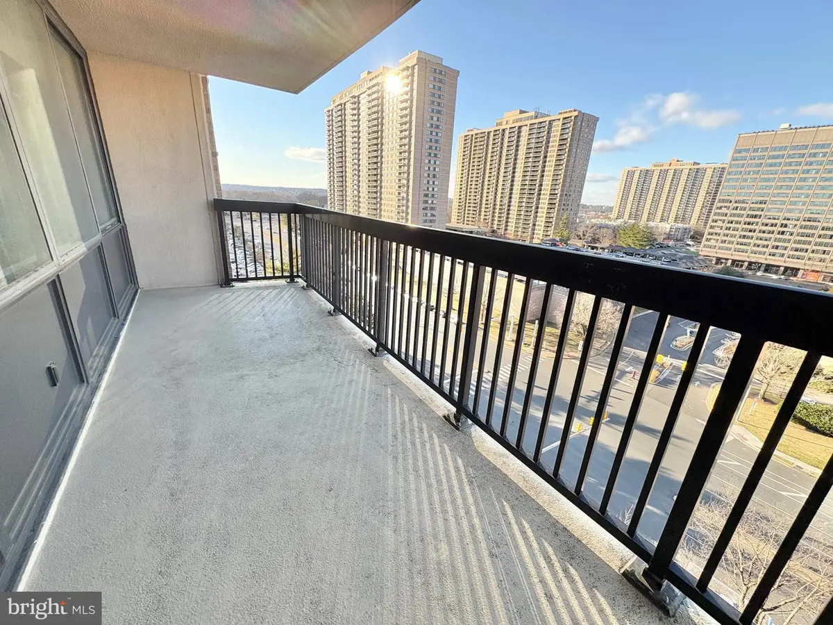 3713 S George Mason Dr #1107w, Falls Church, VA 22041 - Image #1