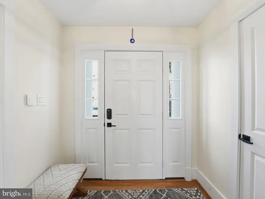 8503 Jeffersonian Ct, Vienna, VA 22182 - #3