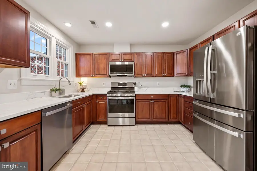 6489 Sharon Kay Ct, Alexandria, VA 22310 - Image #2