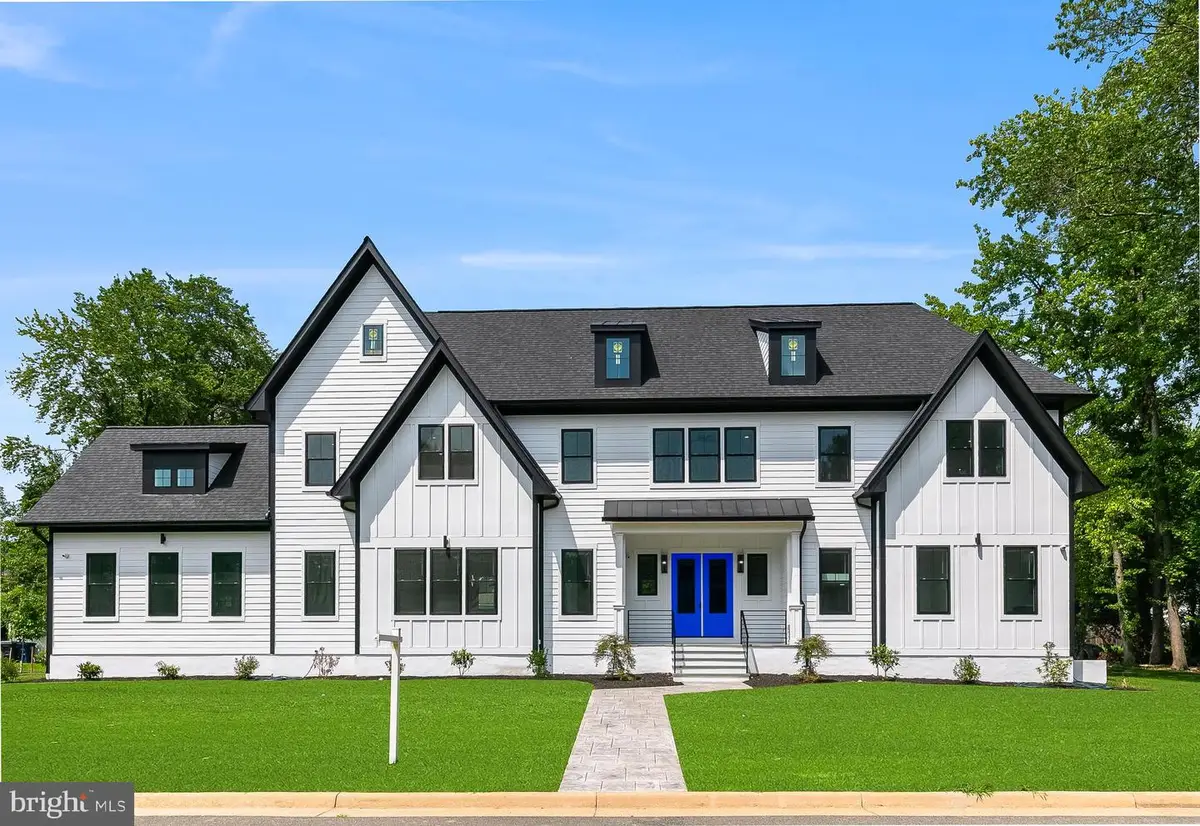 2817 Derek Rd, Alexandria, VA 22306 - Image #1