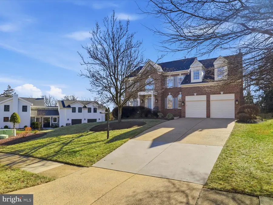 2310 Colonel Lindsay Ct, Falls Church, VA 22043 - Image #2