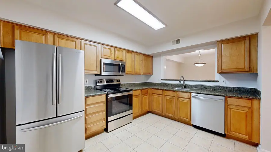 3179 Summit Square Dr #2-c4, Oakton, VA 22124 - Image #2