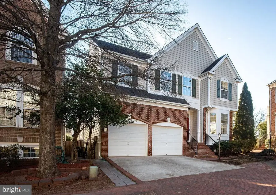 4183 Whitlow Pl, Chantilly, VA 20151 - Image #2