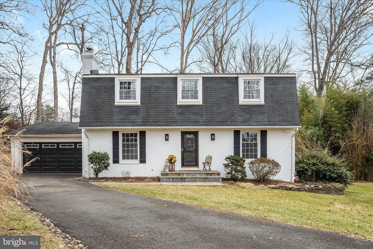 1002 Kerge Ct Se, Vienna, VA 22180 - Image #1