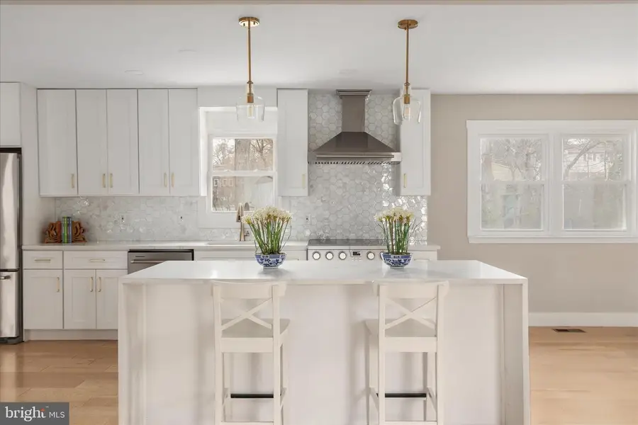 1002 Kerge Ct Se, Vienna, VA 22180 - Image #3