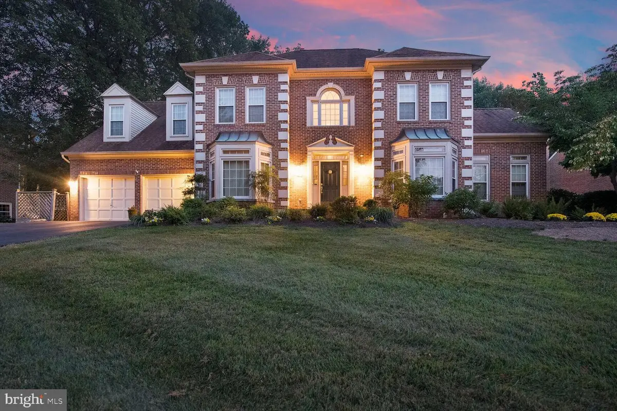 11192 Longwood Grove Dr, Reston, VA 20194 - #1