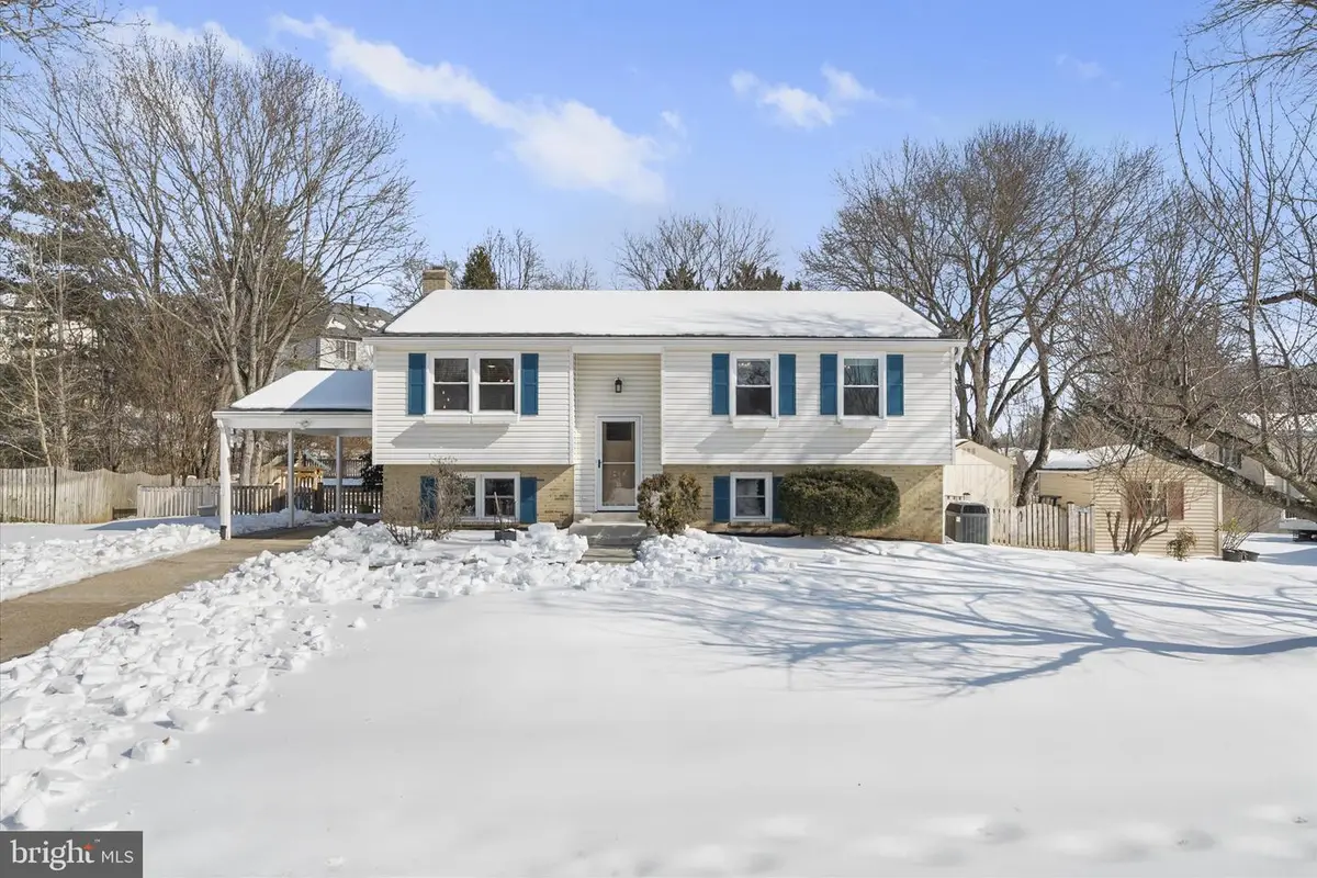 6227 Secret Hollow Ln, Centreville, VA 20120 - Image #1