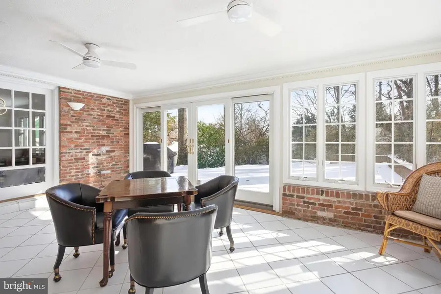 521 Creek Crossing Rd Ne, Vienna, VA 22180 - #3