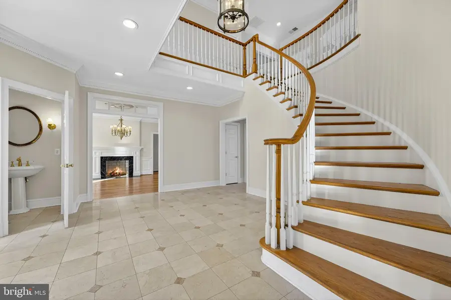 451 Seneca Rd, Great Falls, VA 22066 - Image #3