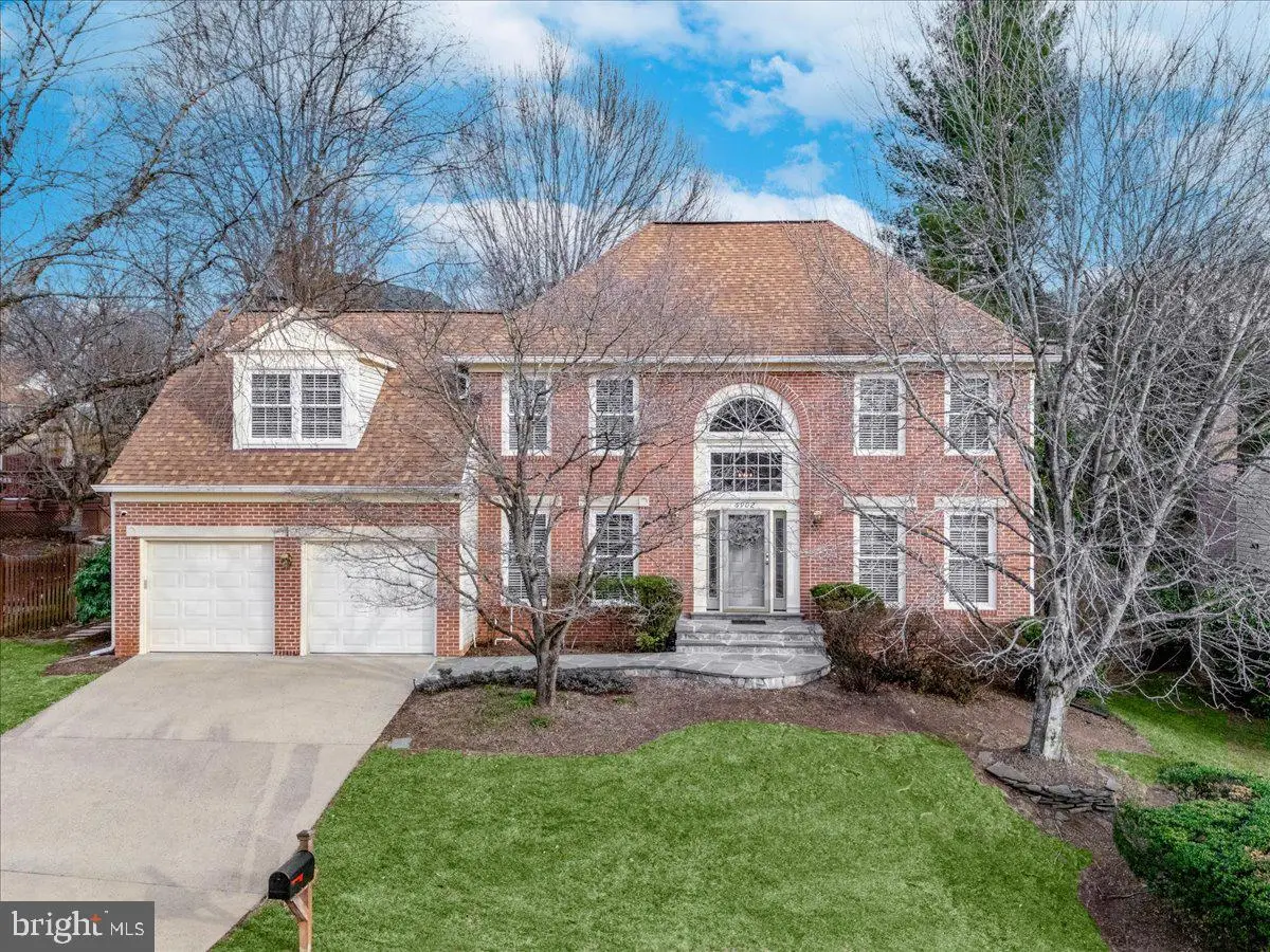 6902 Compton Heights Cir, Clifton, VA 20124 - Image #1