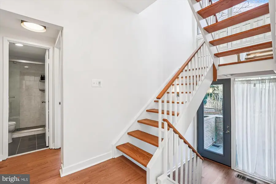 11487 Waterview Cl, Reston, VA 20190 - Image #3