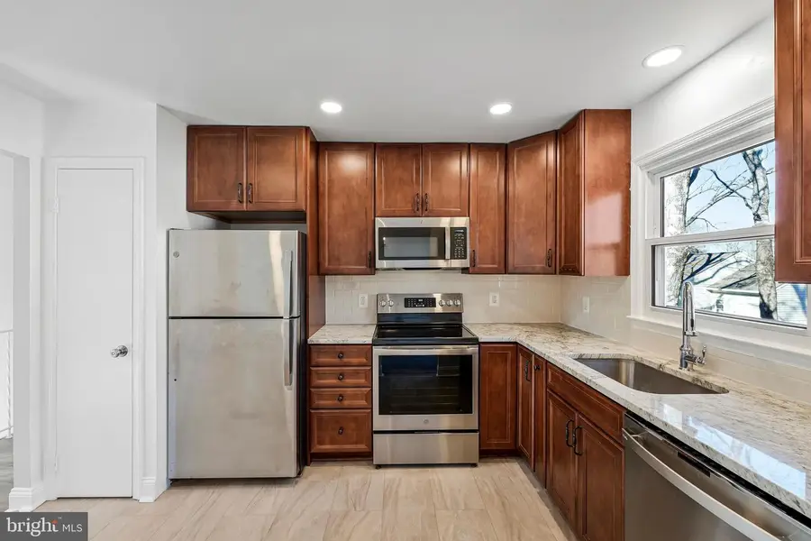 12016 Trossack Rd, Herndon, VA 20170 - #3