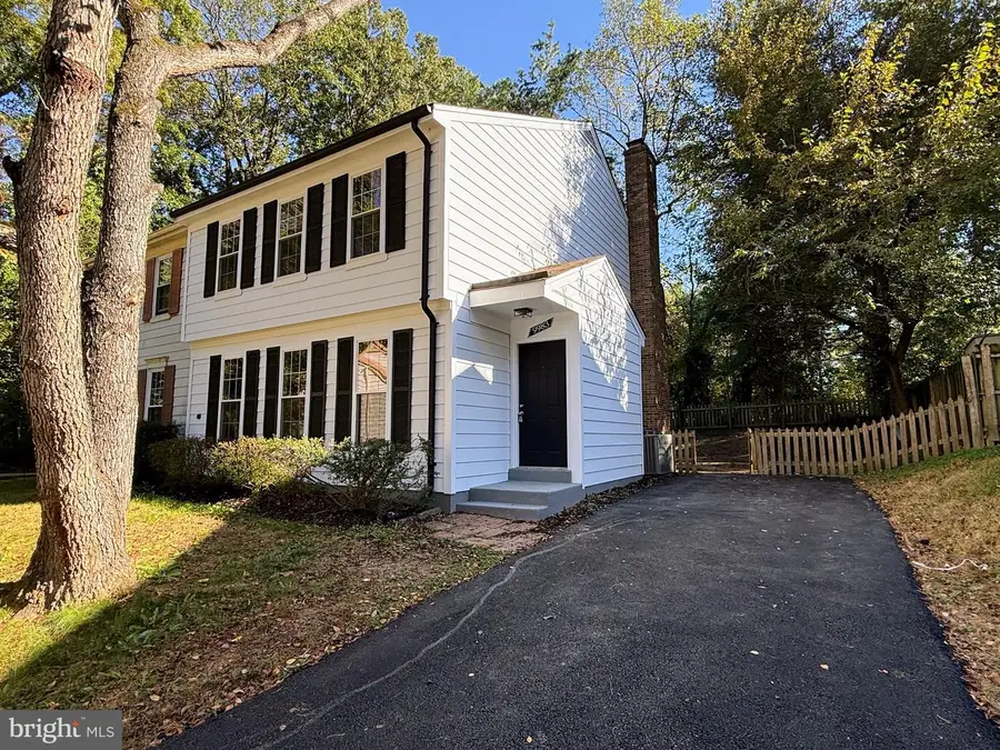 9983 Hemlock Woods Ln, Burke, VA 22015 - Image #2