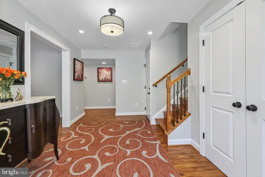 9322 Glenbrook Rd, Fairfax, VA 22031 - Image #3