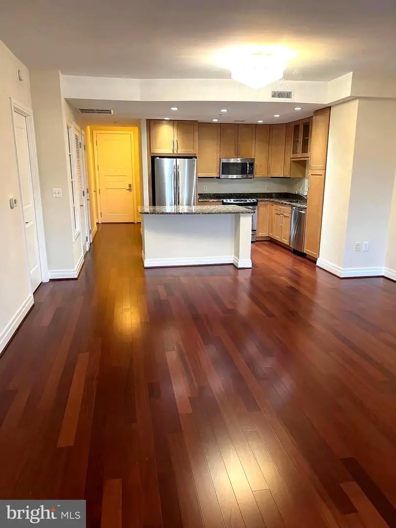 8220 Crestwood Heights Dr #1410, McLean, VA 22102 - Image #3