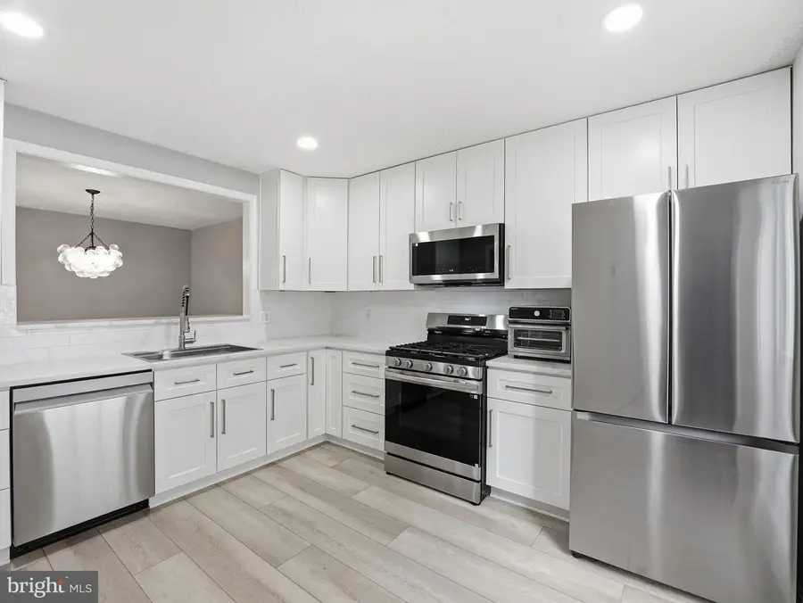 7770 Willow Point Dr, Falls Church, VA 22042 - #2