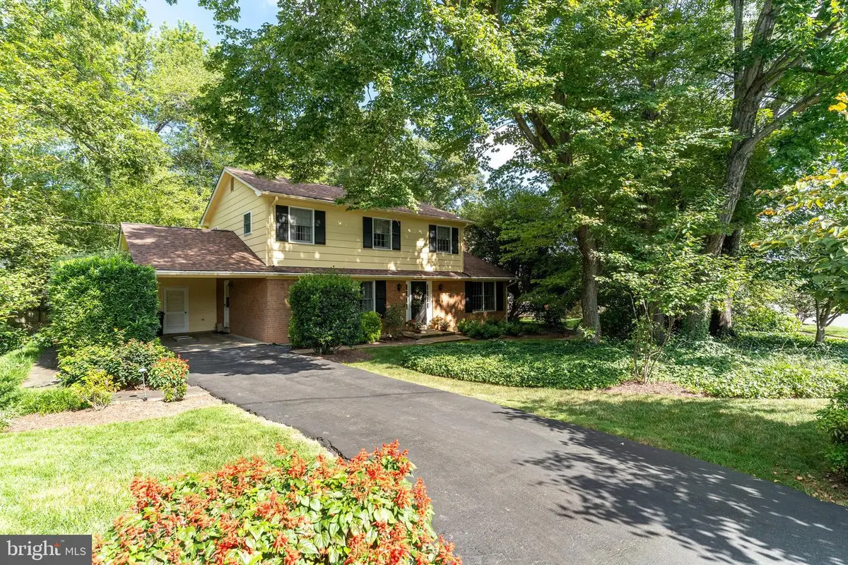 9600 Helenwood Dr, Fairfax, VA 22032 - Image #1