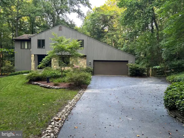 11671 Fox Glen Dr, OAKTON, VA 22124