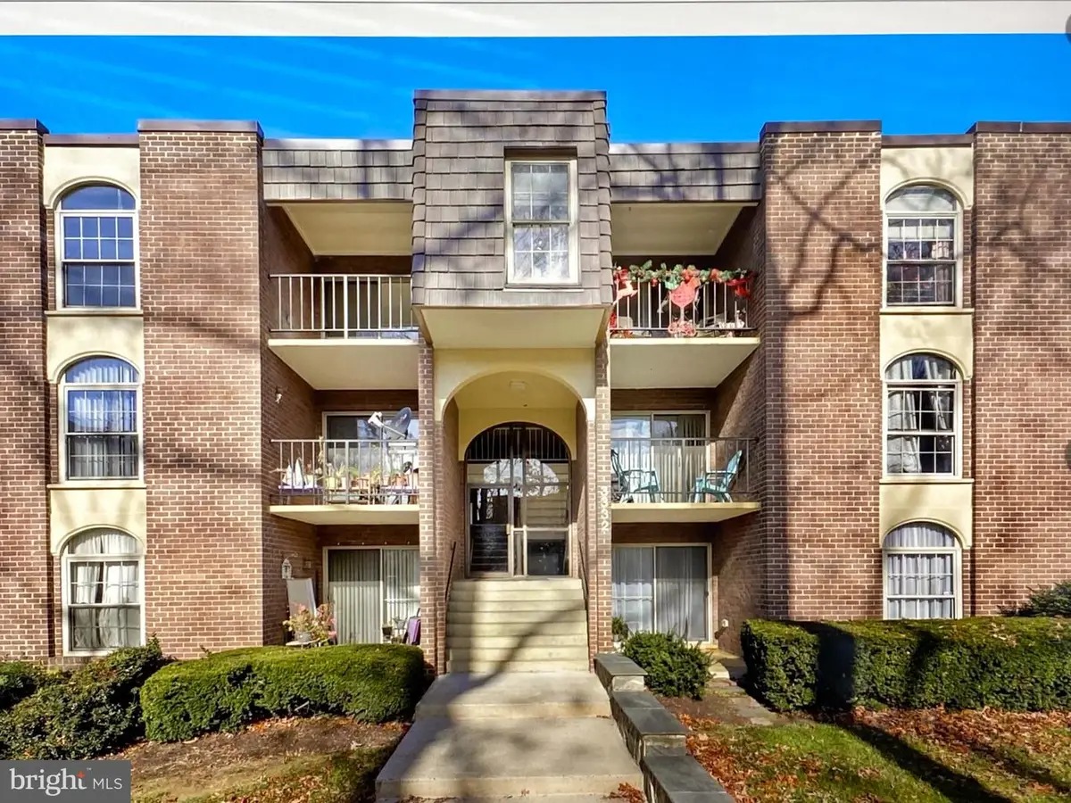 3334 Woodburn Village Dr #31, Annandale, VA 22003 - Image #1