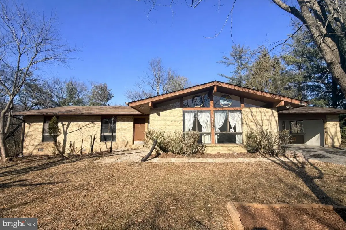 10400 Hunter Ridge Dr, Oakton, VA 22124 - Image #1