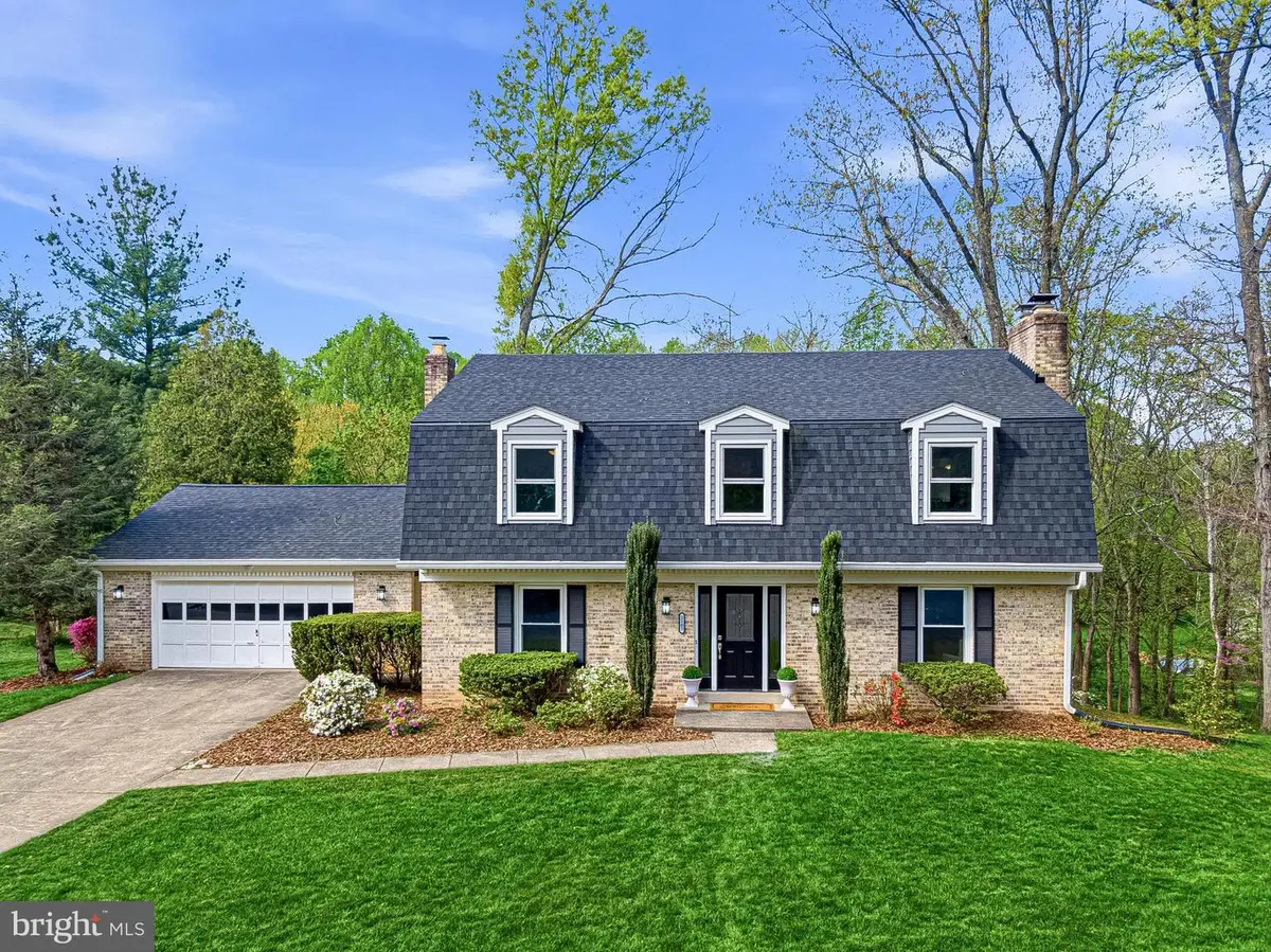 2102 Twin Mill Ln, Oakton, VA 22124 - #1