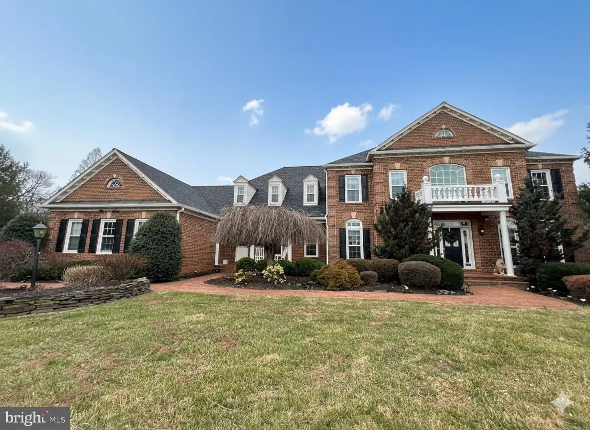 13215 Twin Lakes Dr, Clifton, VA 20124 - #1