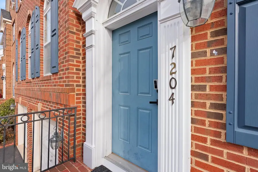 7204 Gray Heights Ct, Alexandria, VA 22315 - Image #3