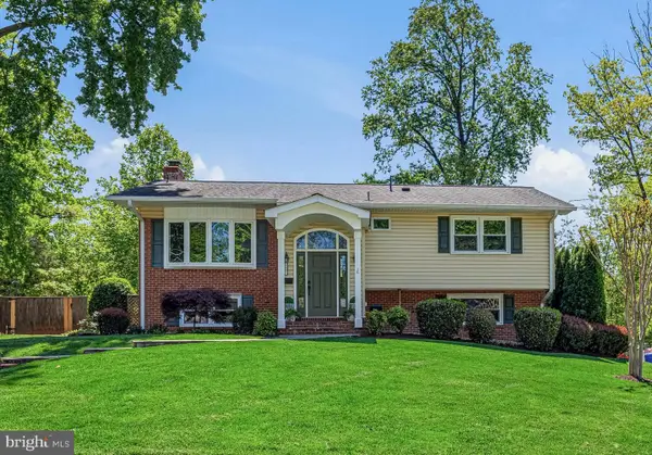 8231 Mcneil St, VIENNA, VA 22180
