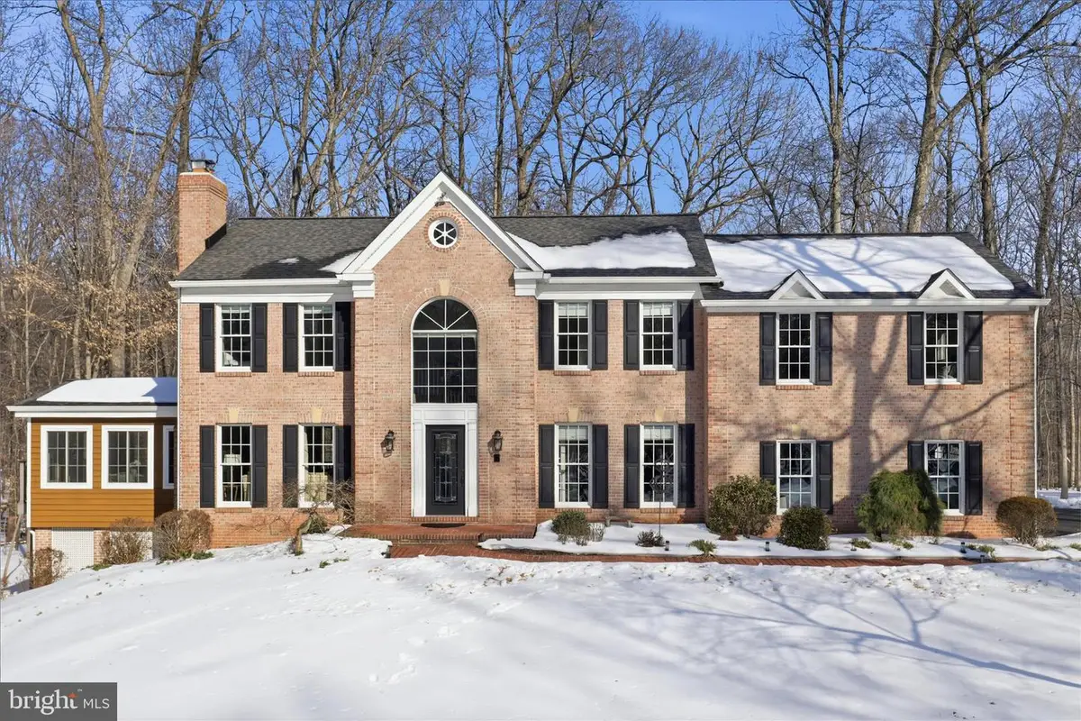 6323 Colchester Rd, Fairfax Station, VA 22039 - #1