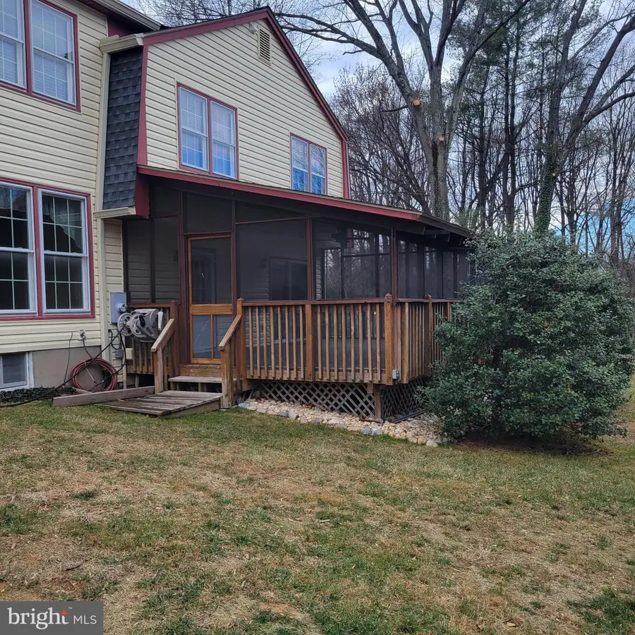11820 Wayland St, Oakton, VA 22124 - Image #2