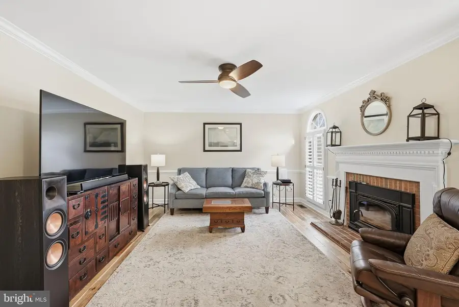 6321 Barsky Ct, Fairfax Station, VA 22039 - Image #3