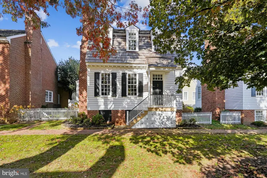 9896 Palace Green Way, Vienna, VA 22181 - Image #2