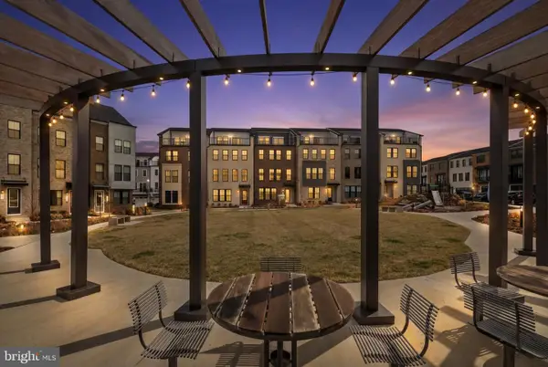 13725 Aviation Pl, HERNDON, VA 20171