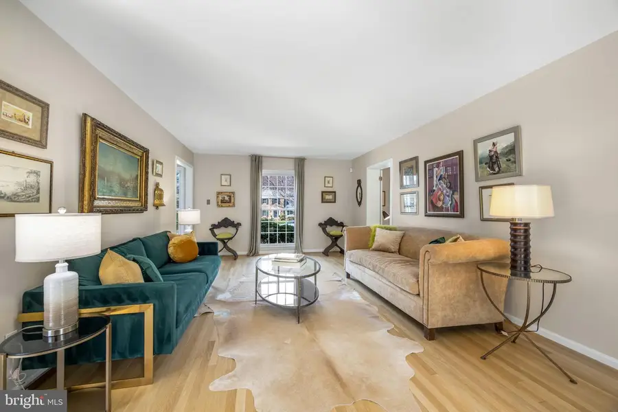 6547 Mapledale Ct, Falls Church, VA 22041 - #2