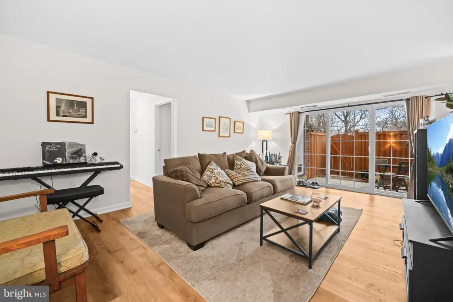 1914 Wilson Ln #t2, McLean, VA 22102 - #2