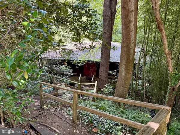 1003 Gelston Cir, MCLEAN, VA 22102