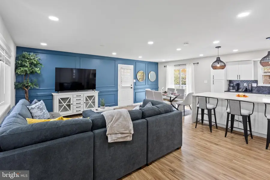 4307 San Carlos Dr, Fairfax, VA 22030 - Image #2