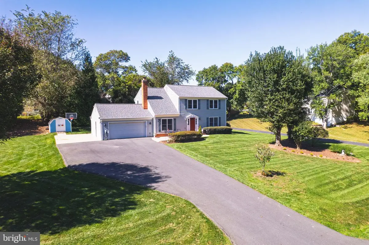 6116 Kings Color Dr, Fairfax, VA 22030 - #1