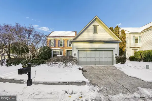 11928 Parkside Dr, FAIRFAX, VA 22033