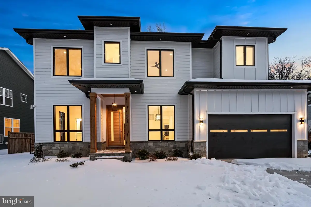 604 Tapawingo Rd Sw, Vienna, VA 22180 - Image #1