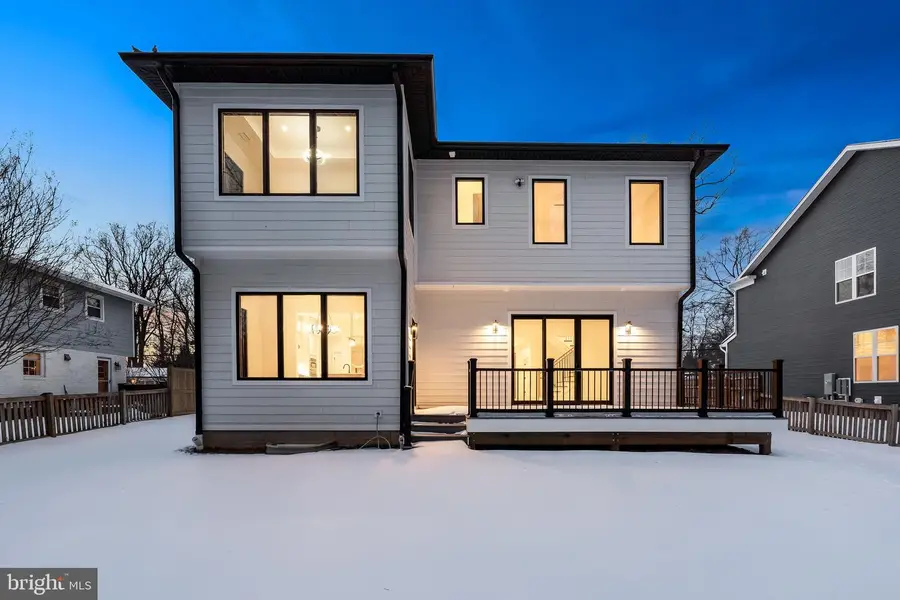 604 Tapawingo Rd Sw, Vienna, VA 22180 - Image #2