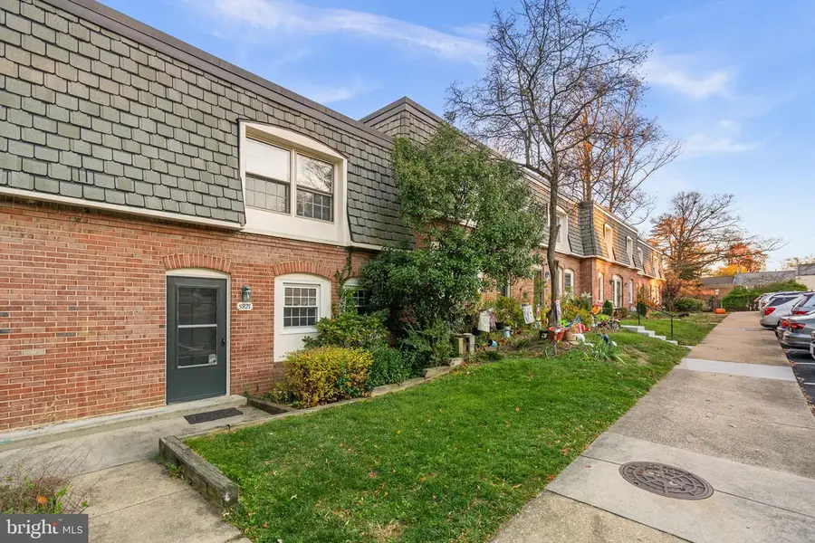 5927 Bayshire Rd, Springfield, VA 22152 - Image #2