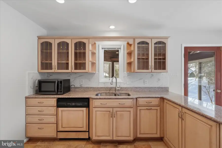 10858 Parcel Ct, Oakton, VA 22124 - #3