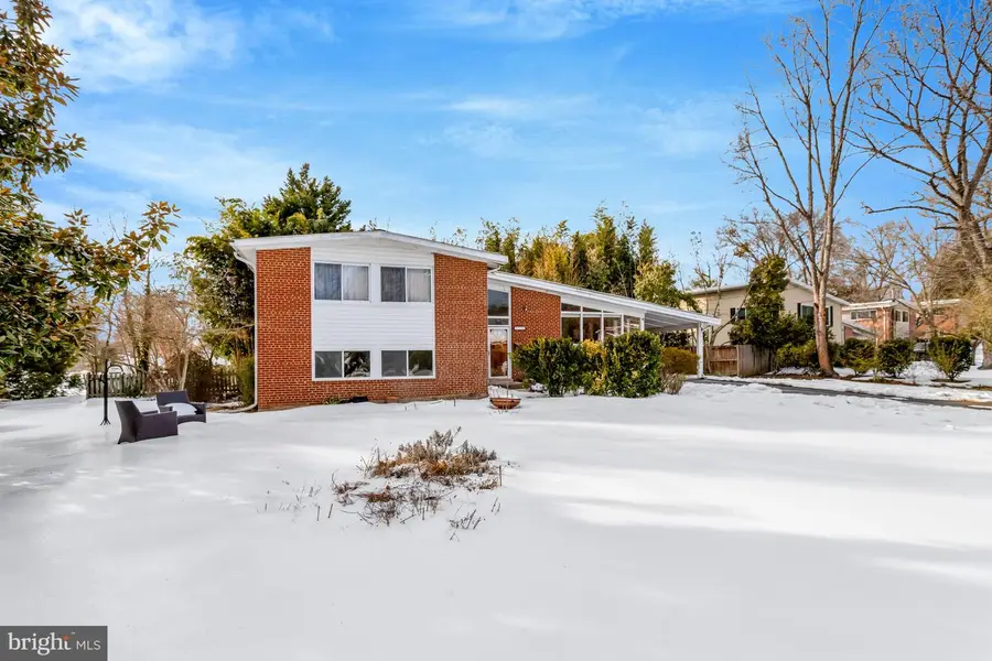 8904 Camfield Dr, Alexandria, VA 22308 - #2