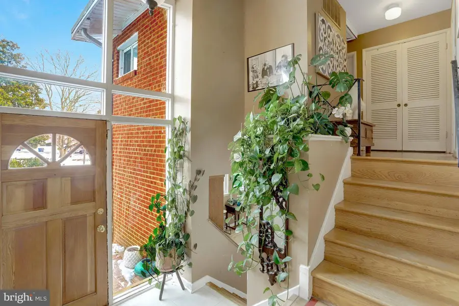 8904 Camfield Dr, Alexandria, VA 22308 - #3