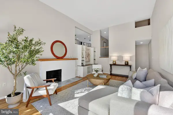 11560 Links Dr, RESTON, VA 20190