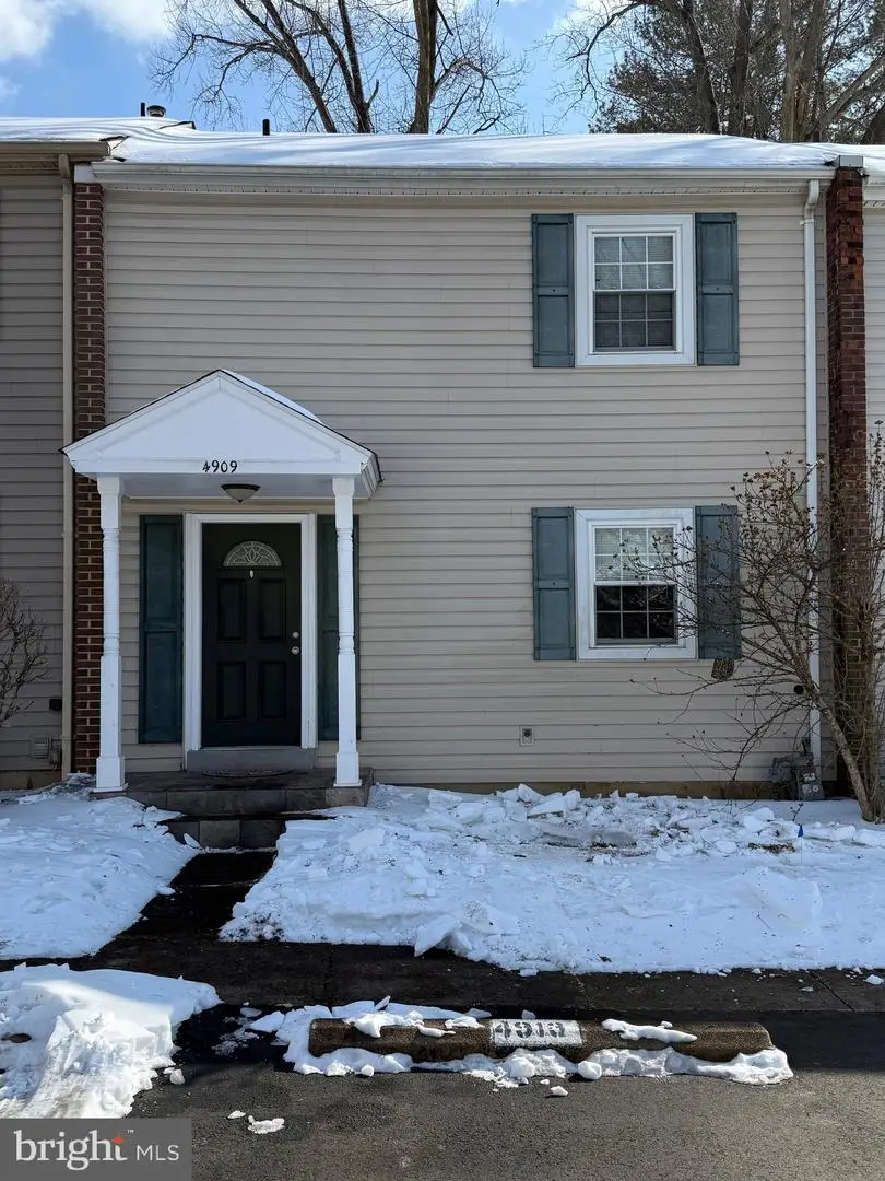 4909 Tibbitt Ln, Burke, VA 22015 - Image #1