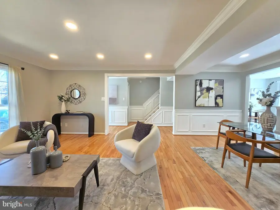 9623 Scotch Haven Dr, Vienna, VA 22181 - #2