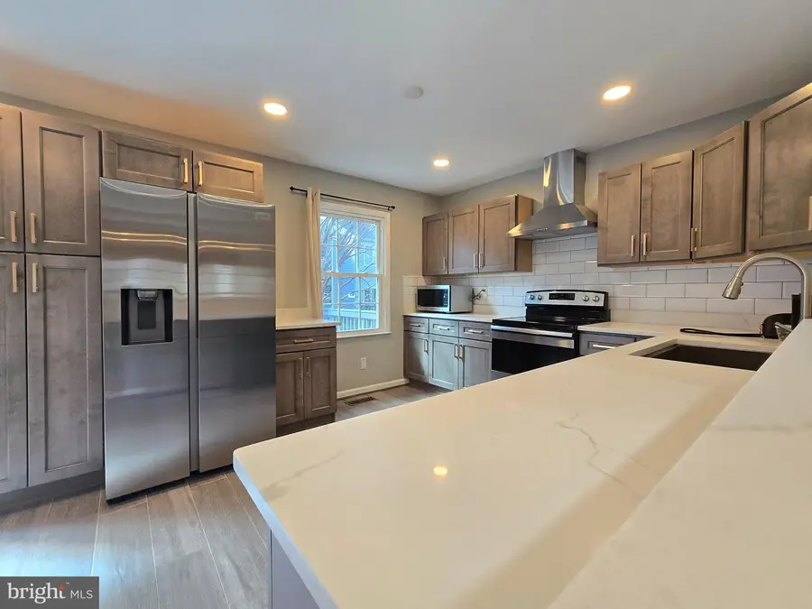 9623 Scotch Haven Dr, Vienna, VA 22181 - #3