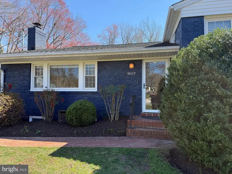 1907 Shannon Ct, Alexandria, VA 22306 - #2